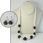 Wholesale Pearl Earring & Necklace Set Elegant jet & white pearl necklace 24", with matching earrings.