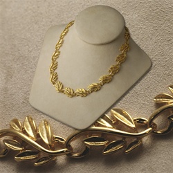 Beautiful Gold Leaf Necklace