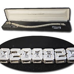 Sterling Silver Cubic Zirconia Bracelet Dazzling "2000" Millennium Bracelet, 6mm CZ stones set in sterling silver, 7 1/2". Comes with black gift box.
JF123
