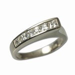 Ladies cubic zirconia ring with crystal CZ stone
