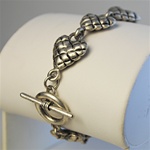 Wholesale Antique Silver Hearts Necklace Charming puffed hearts bracelet with toggle clasp, 7 1/2"